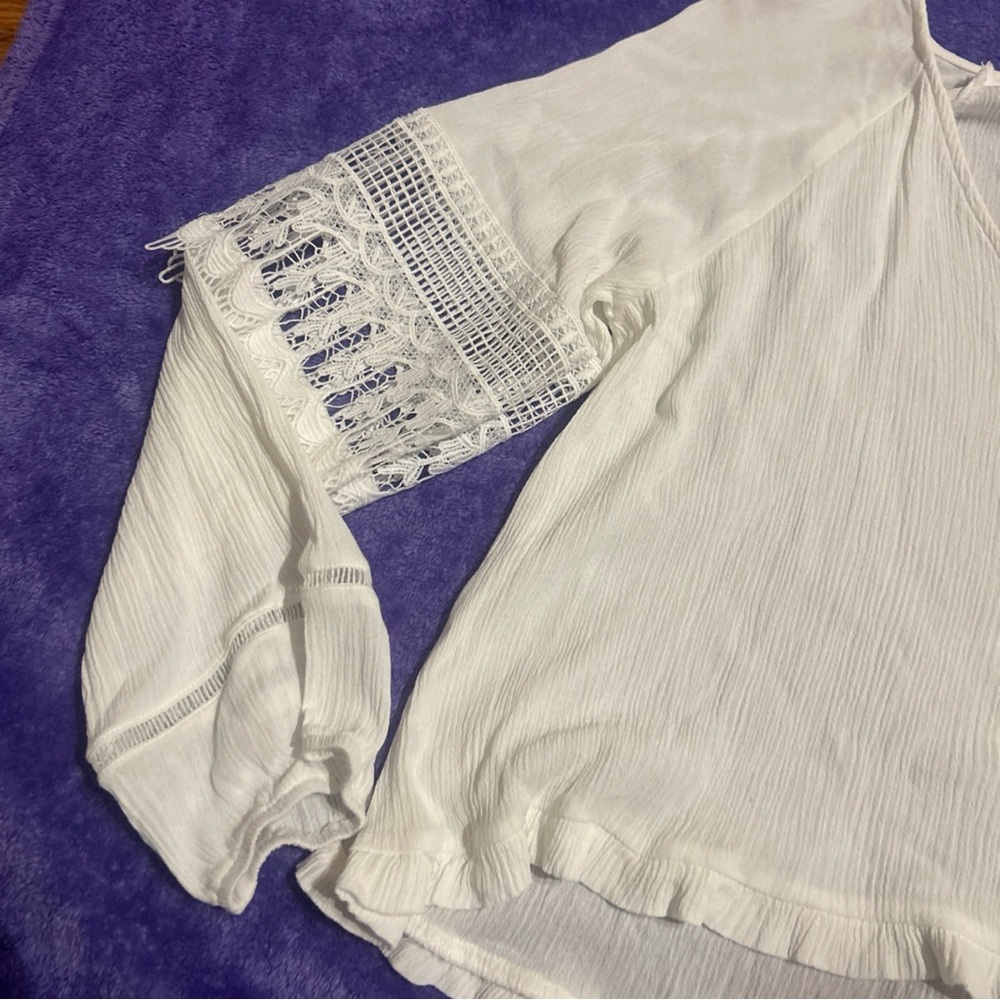 Lulu's Joanie Blouse Crochet Lace White Lace Top Buttoned Drapey Boho Size XL - Picture 5 of 11